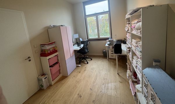 Second bedroom: kids' room or home office