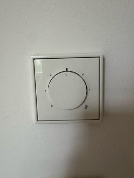 Underfloor heating with its own thermostat in every room